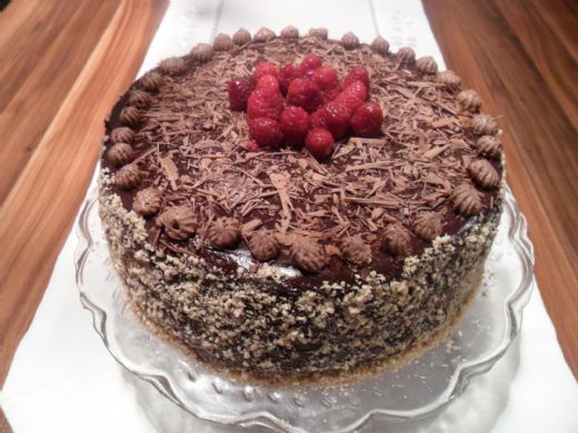 Kakaolu Yaş Pasta Tarifi ve Malzemeleri